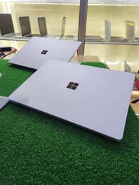 SURFACE BOOK2 (copy)