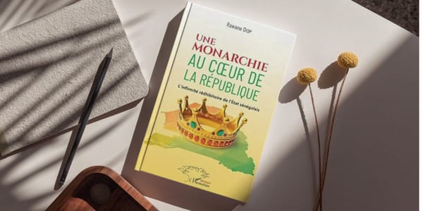 UNE MONARCHIE AU CŒUR DE LA RÉPUBLIQUE