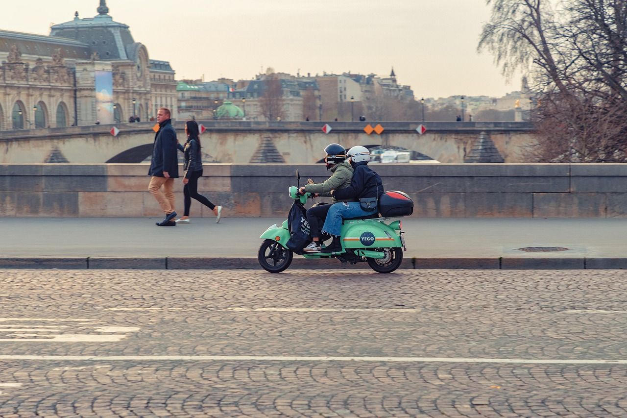 TROUVER LES TRAVAILLEURS QUALIFIÉS